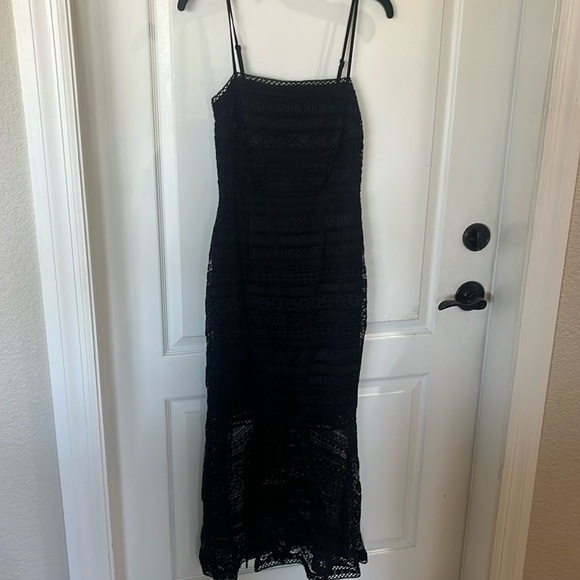 Lulus Dresses & Skirts - EUC lulus black lace mid length lined spaghetti strap party/prom fancy dress